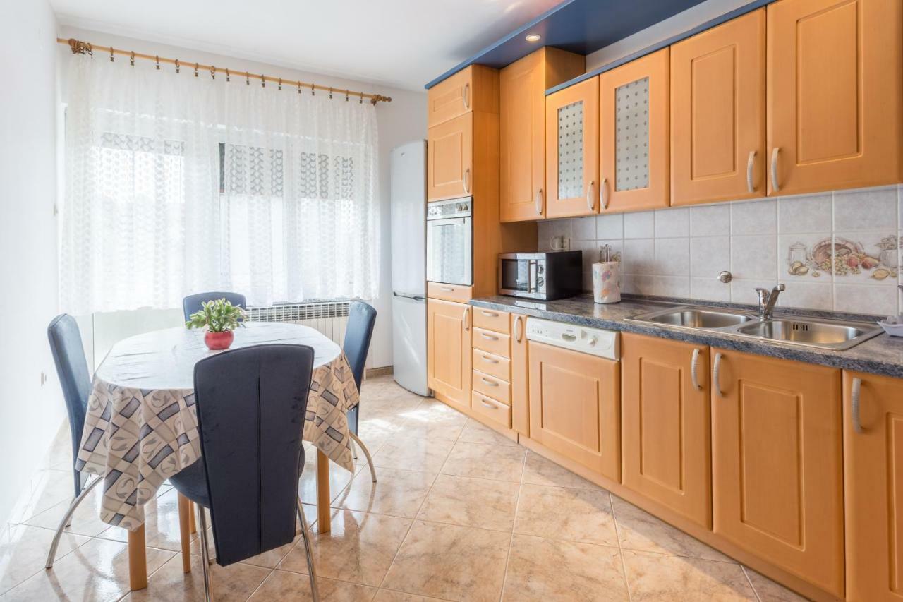 Apartment Dean Умаг Екстер'єр фото
